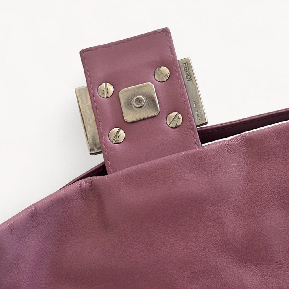 Fendi Mauve Leather Shoulder Baguette Bag - Picture 12 of 12